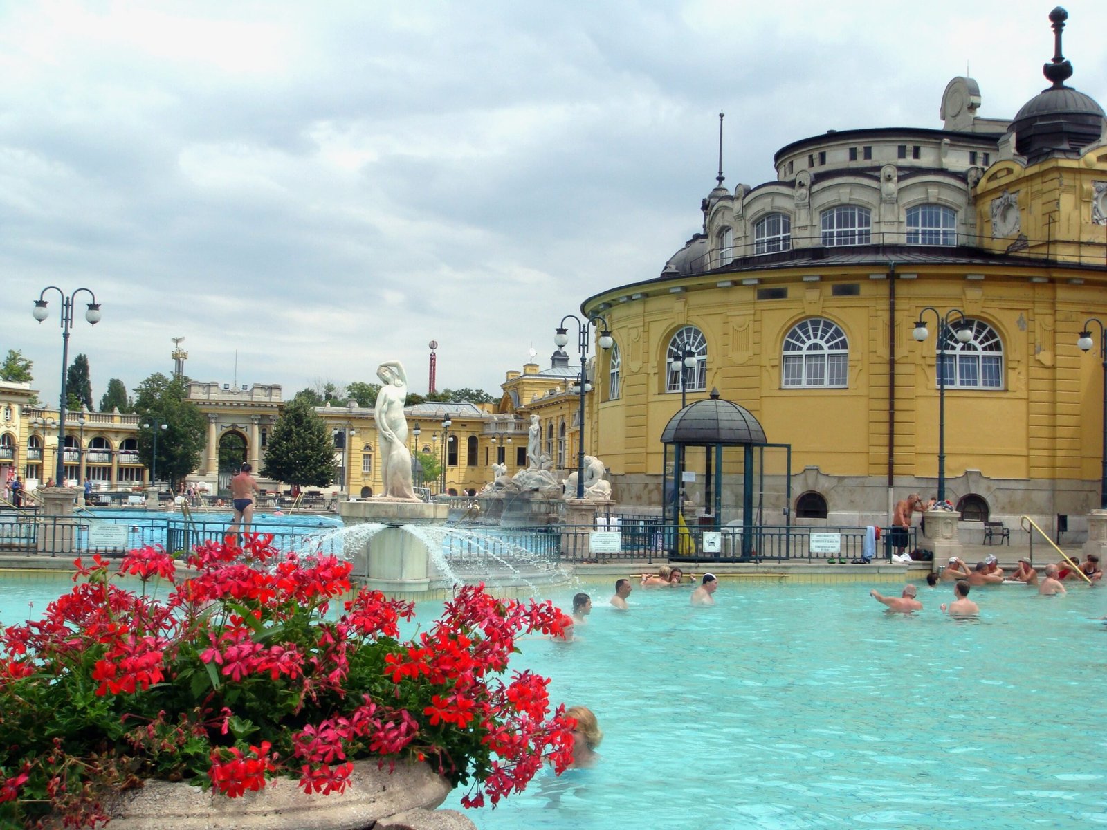 Thermal Bath Etiquette in Budapest: