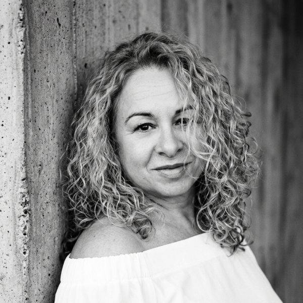 Melinda, who writes and maintains HungarySpaGuide, an independent guide to Hungarian thermal baths
